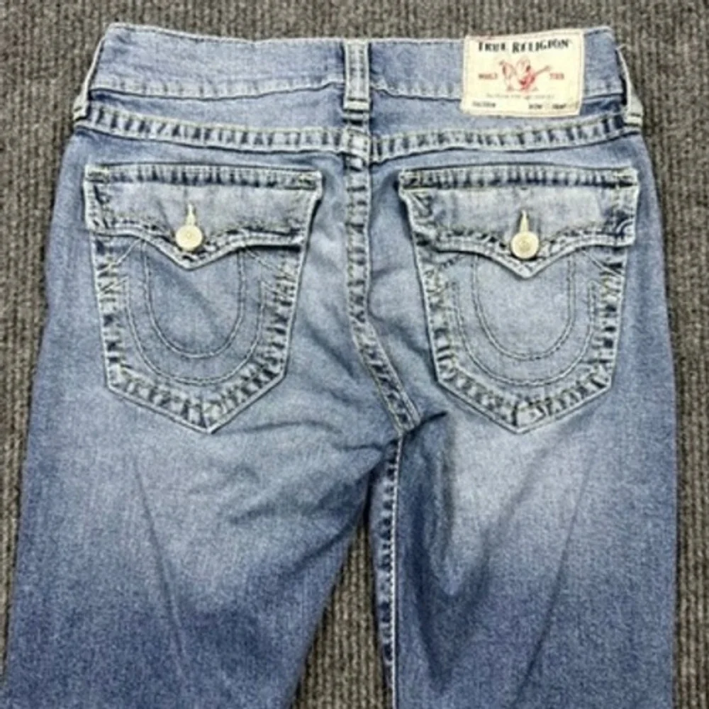 True Religion Ricky Relaxed Straight Big T Flap Pocket Jeans Light Wash 32